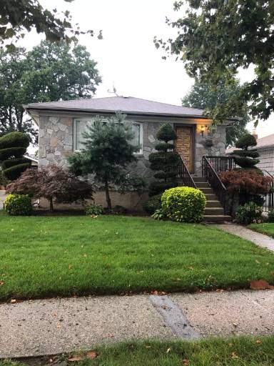 Main picture of 44 Guenther Ave