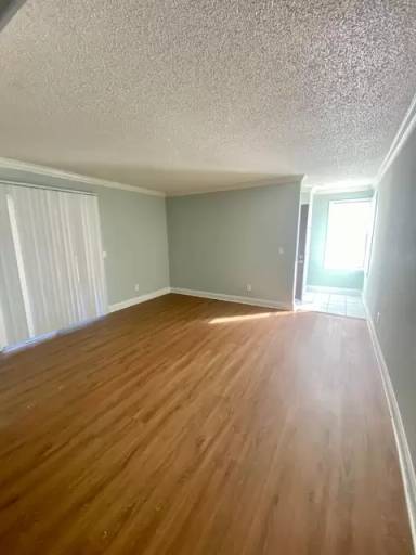 Main picture of 3014 Antique Oaks Cir