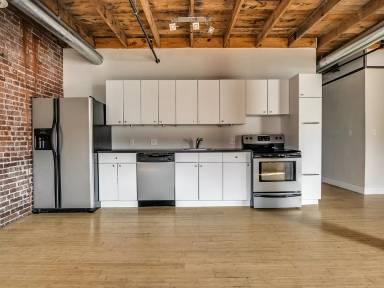 Main picture of 222 E Main St - D