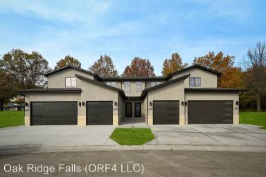 Main picture of 222 Sumac Rd