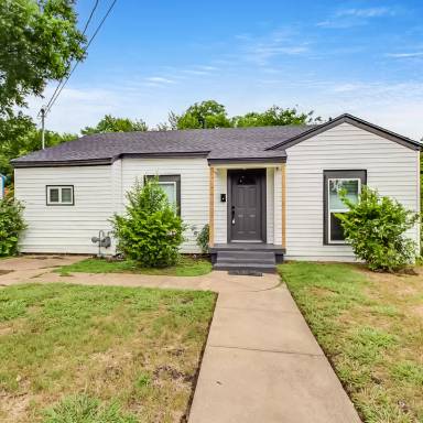 Main picture of 2626 Easter Ave