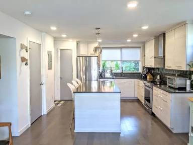 Main picture of 5915 Fauntleroy Way SW