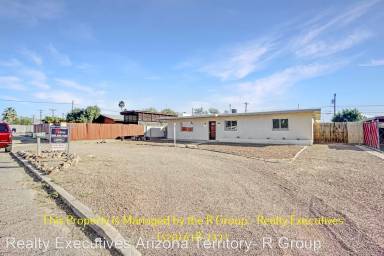 Main picture of 6088 E 21st St