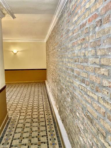 Main picture of 7550 S Essex Ave