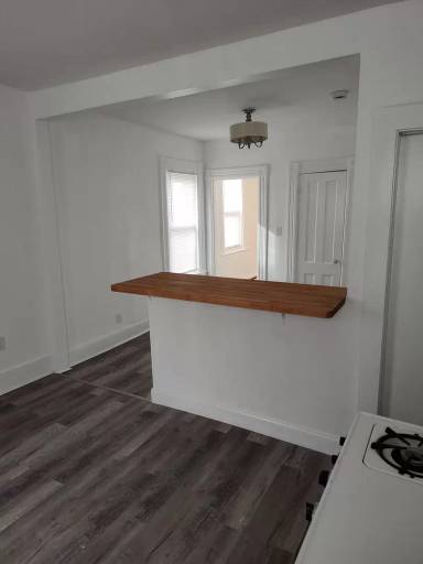 Main picture of 282 W Hancock St