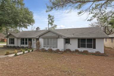 Main picture of 7274 Yolanda Dr