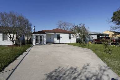 Main picture of 224 17th Ave N