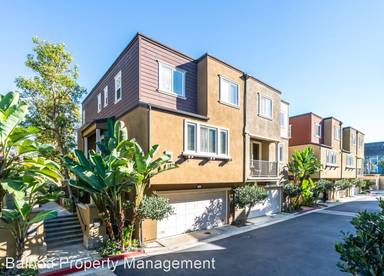 Main picture of 1 Nautical Mile Dr