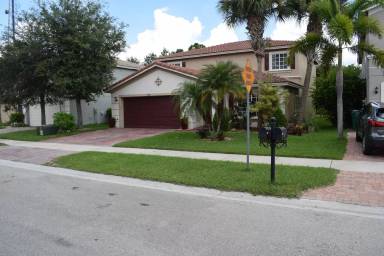 Main picture of 2081 SW Marblehead Way