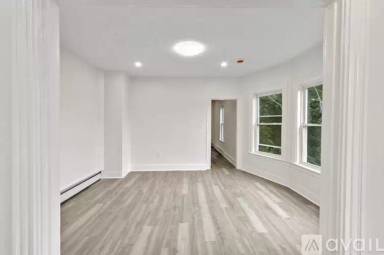 Main picture of 551 Chestnut St