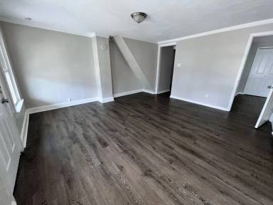 Main picture of 50 N Main St