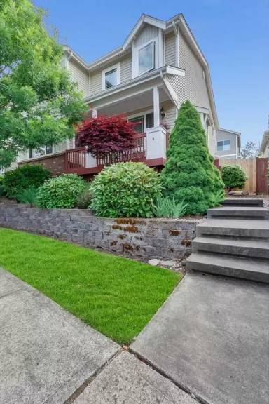 Main picture of 714 La Grande Blvd