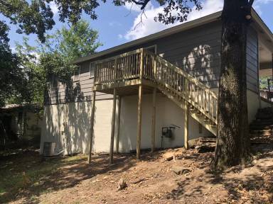 Main picture of 35 Oakview Dr