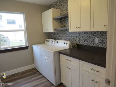 Main picture of 2009 S Meadows Dr