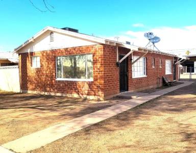 Main picture of 1510 E Jefferson St