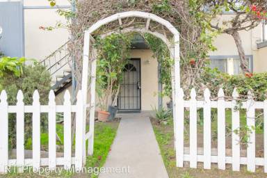 Main picture of 2178 W Brownwood Ave