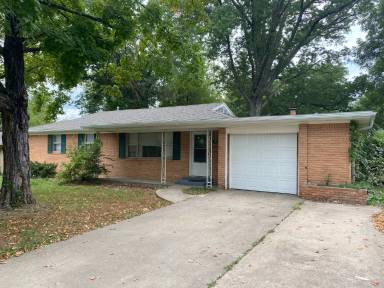 Main picture of 906 S 13th Pl