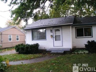 Main picture of 1544 32nd St SW