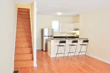 Main picture of 1037 S Bouvier St