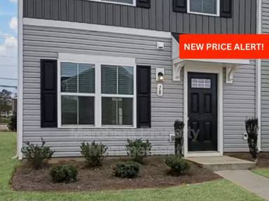 Main picture of 18 Pine Thicket Dr