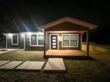 Main picture of 5519 Arlington Park Dr