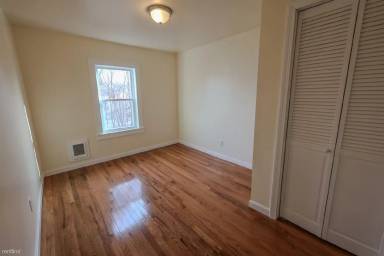 Main picture of 24 W Cottage St