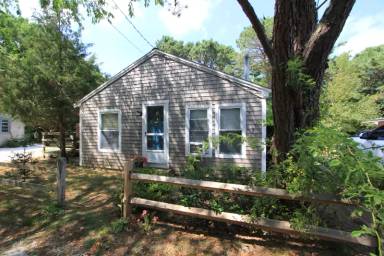 Main picture of 10 Beach Rd