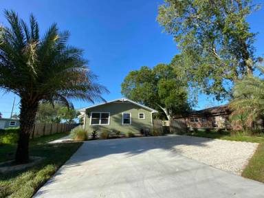 Main picture of 654 E Swanson St