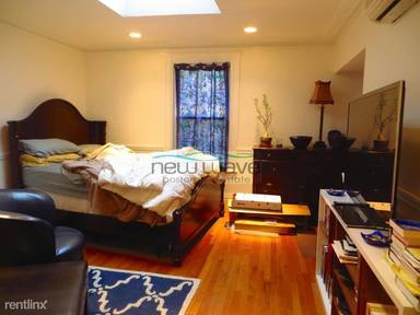Main picture of 254 Newbury St