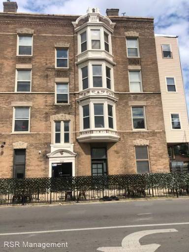 Main picture of 2750 W Augusta Blvd