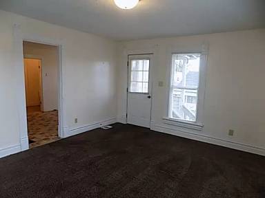 Main picture of 127 N Sycamore St