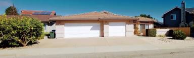 Main picture of 975 Robin Cir