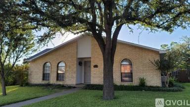 Main picture of 1901 Glenwick Ln