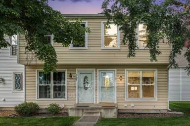 Main picture of 3121 S Estes St