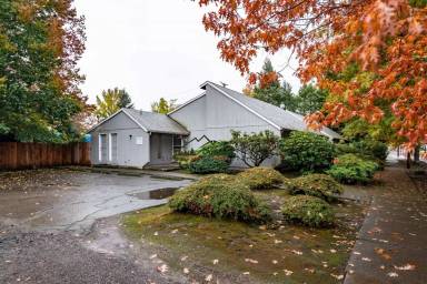 Main picture of 889 W 13th Ave