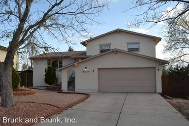 Main picture of 2565 Roundtop Dr