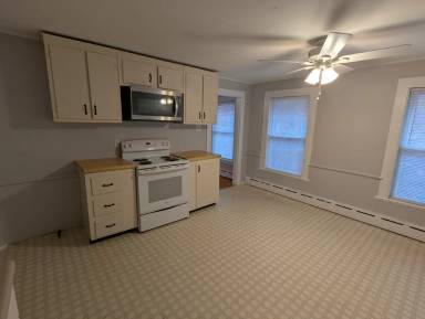 Main picture of 96 Main St