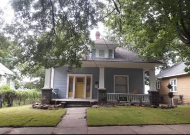 Main picture of 1109 N Cheyenne Ave