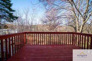 Main picture of 46 Hardwood Dr