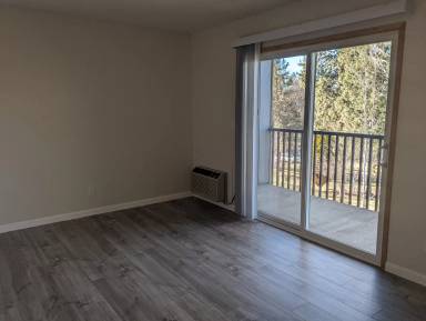 Main picture of 1565 NW Wall St