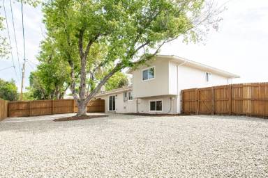 Main picture of 5055 Swadley St