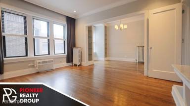 Main picture of 740 W Addison St