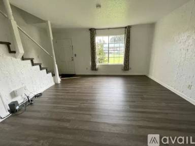 Main picture of 76 Glenbrook Dr