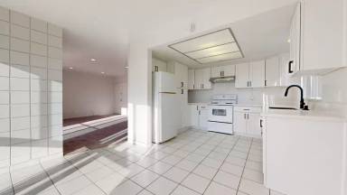 Main picture of 1100 Monterey Blvd