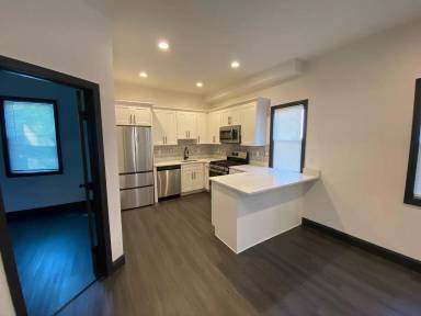 Main picture of 19 E Transit St