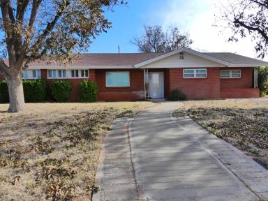 Main picture of 608 NW 5th St
