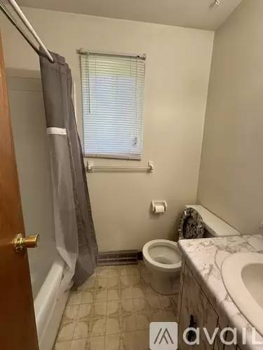 Main picture of 605 East St