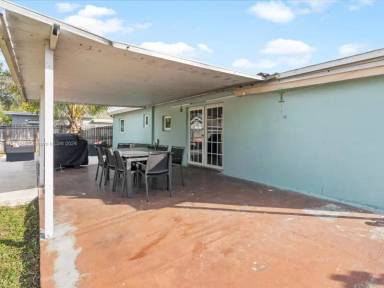 Main picture of 4313 SW 50th St
