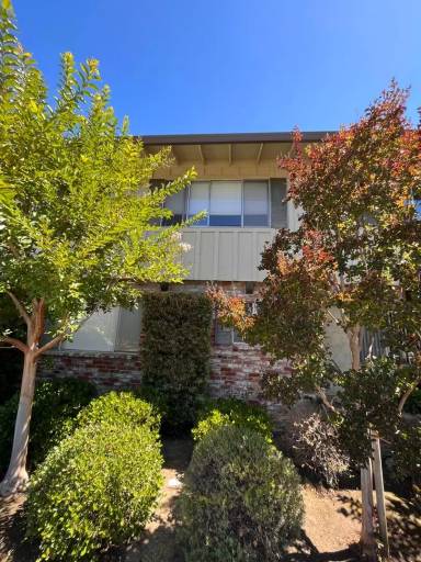 Main picture of 854 Fremont St