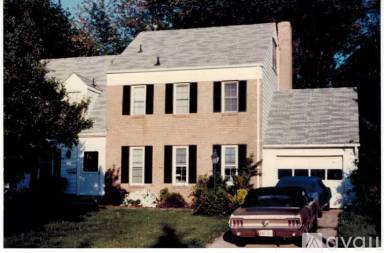 Main picture of 1724 Yale Pl